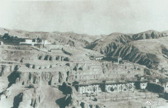 1947年12月25日至28日，中共中央在陜北米脂楊家溝召開(kāi)擴(kuò)大會(huì)議（十二月會(huì)議）。圖為會(huì)議會(huì)址。